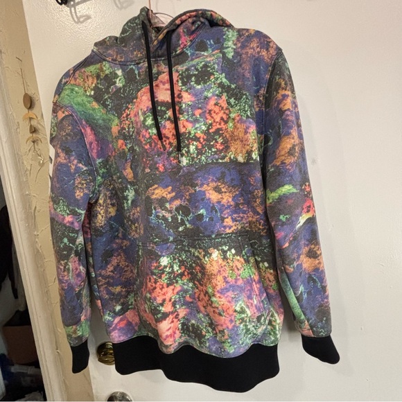 Palace hoodie ✨$24 when bundled✨ - Picture 2 of 12